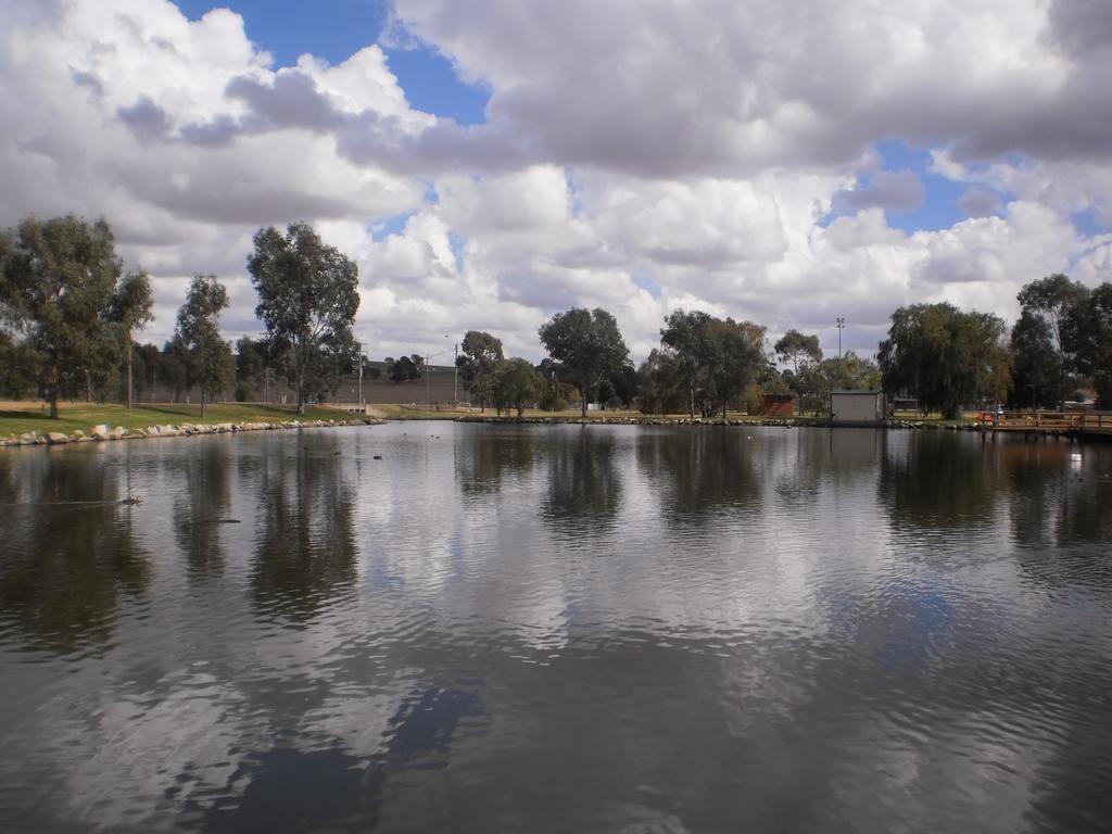 Junee Tourist Park Exterior photo